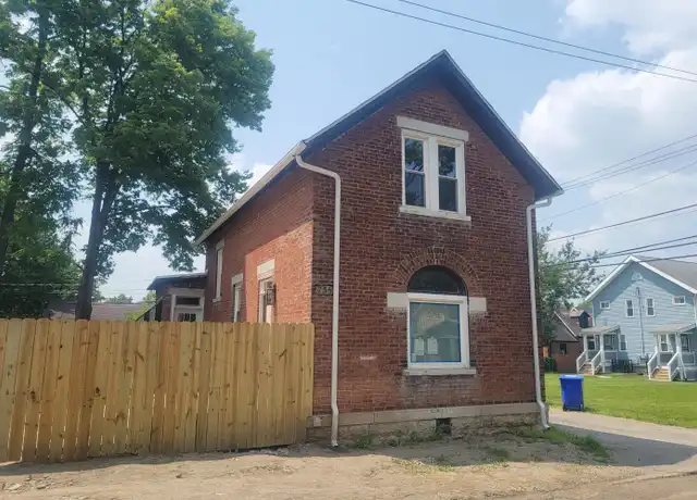 Property at 735 E Beck St, Columbus, OH, 43206, 2 beds, 1.5 baths, [object Object]