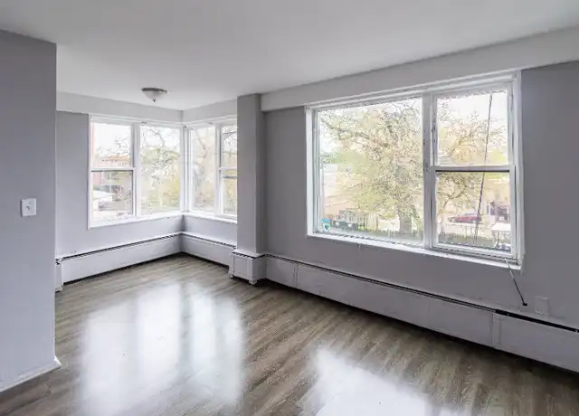 Property at 3075 E Cheltenham Pl Unit 308, Chicago, IL, 60649, 1 bed, 1 bath, [object Object]