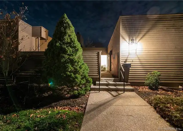 Property at 59 Charlton Hill Rd #59, Hamden, CT, 06518, 2 beds, 2 baths, [object Object]
