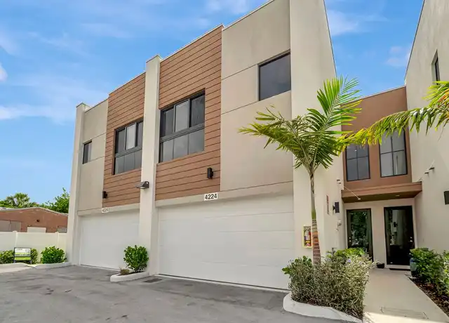 Property at 4224 NE 7th Ter, Oakland Park, FL, 33334, 3 beds, 2.5 baths, [object Object]