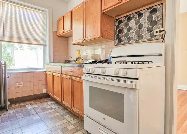 Property at 4720 W Addison St, Chicago, IL, 60641, 2 beds, 1 bath, [object Object]