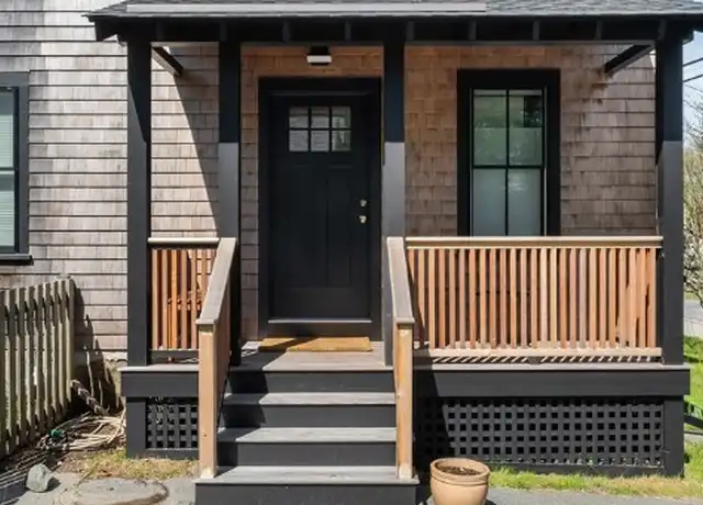 Property at 43 Merton Rd, Newport, RI, 02840, 2 beds, 1.5 baths, [object Object]