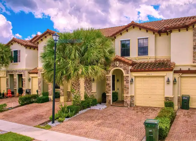 Property at 3962 Devenshire Ct Unit 3962, Coconut Creek, FL, 33073, 3 beds, 2.5 baths, [object Object]