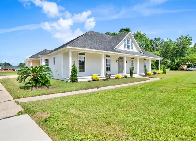 Property at 3000 Johnson Rd W, Mobile, AL, 36695, 4 beds, 2.5 baths, [object Object]