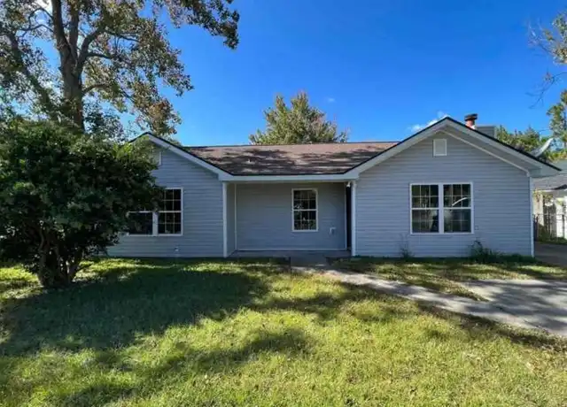 Property at 1034 Varnedoe St, Hinesville, GA, 31313, 3 beds, 2 baths, [object Object]