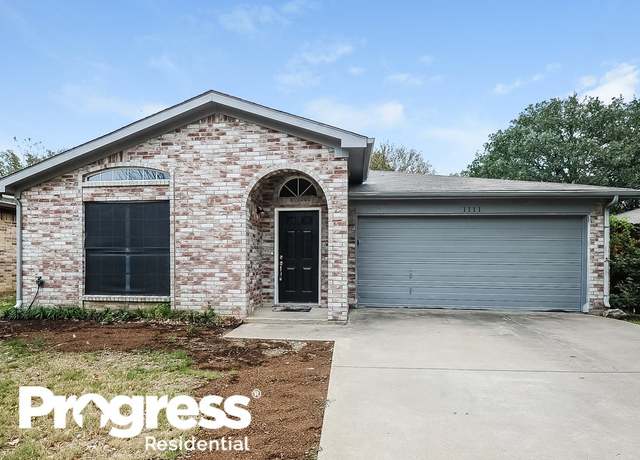 Photo of 1111 Stone Creek Dr, Mansfield, TX 76063