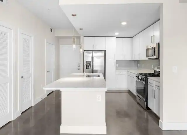 Property at 300 Ruthven St, Houston, TX, 77002, 2 beds, 2 baths, [object Object]