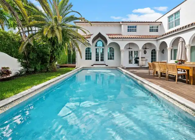 Property at 2501 Pine Tree Dr, Miami Beach, FL, 33140, 7 beds, 6.5 baths, [object Object]