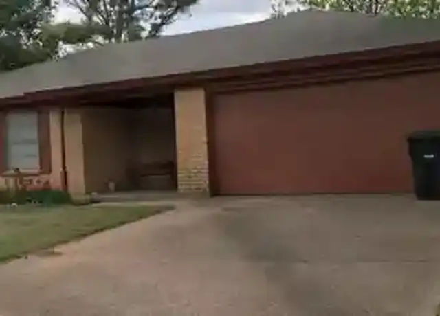 Property at 2026 Pebblecreek Dr, Cleburne, TX, 76033, 3 beds, 2 baths, [object Object]