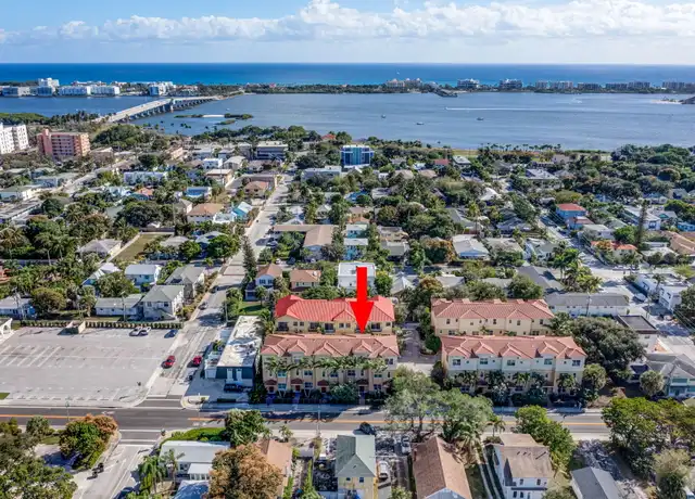 Property at 220 S Federal Hwy #4, Lake Worth Beach, FL, 33460, 2 beds, 2.5 baths, [object Object]