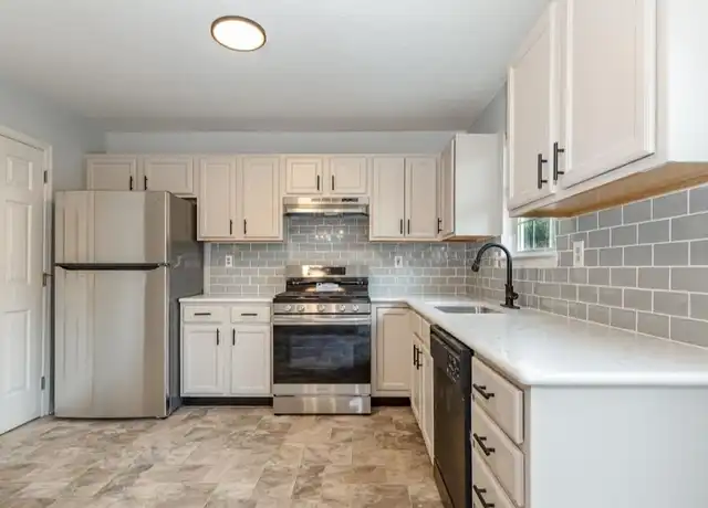 Property at 330 Charles Cir Unit 330, Hallam, PA, 17406, 3 beds, 2 baths, [object Object]