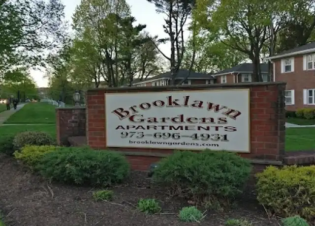 Property at 87 Traphagen Rd, Wayne, NJ, 07470, 2 beds, 1 bath, [object Object]
