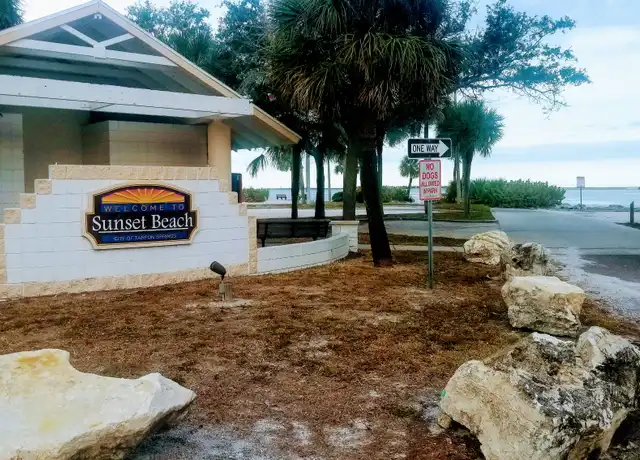 Property at 742 Arthurs Ct, Tarpon Springs, FL, 34689, 3 beds, 2 baths, [object Object]