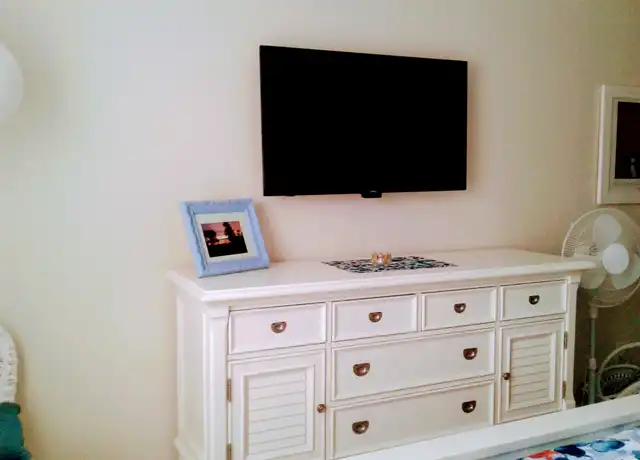 Property at 742 Arthurs Ct, Tarpon Springs, FL, 34689, 3 beds, 2 baths, [object Object]