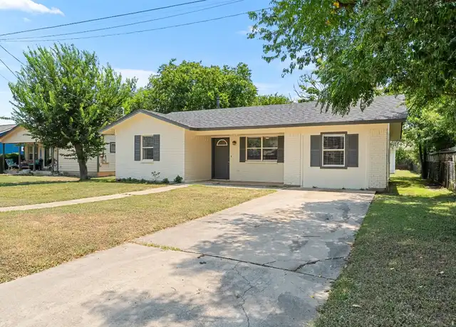 Property at 806 W 8th St, Georgetown, TX, 78626, 3 beds, 1 bath, [object Object]