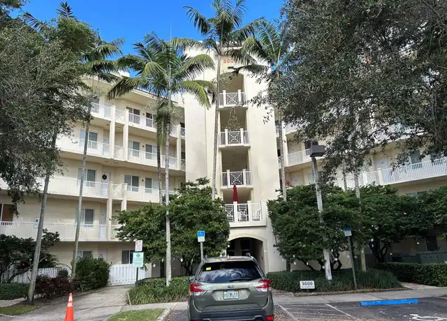 Property at 3600 Oaks Clubhouse Dr #405, Pompano Beach, FL, 33069, 2 beds, 2 baths, [object Object]