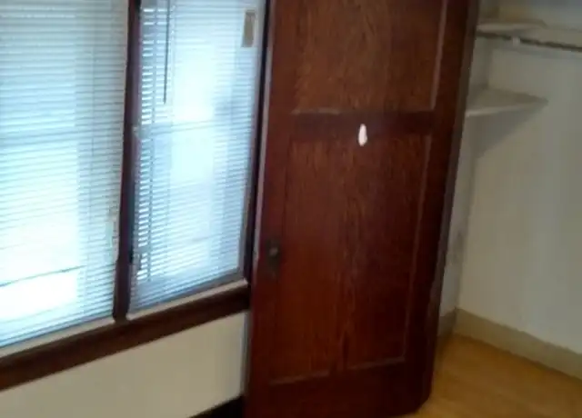 Property at 1711 E Locust St Unit 1711 01, Milwaukee, WI, 53211, 2 beds, 1 bath, [object Object]