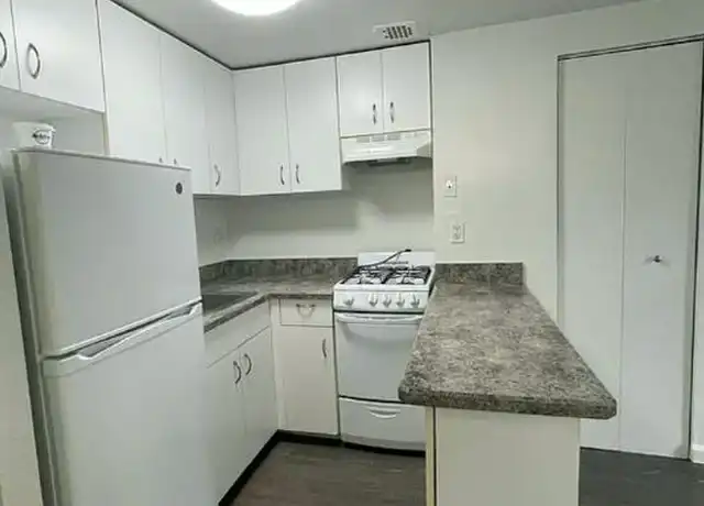 Property at 33 Gold St Unit 712, New York, NY, 10038, 1 bed, 1 bath, [object Object]