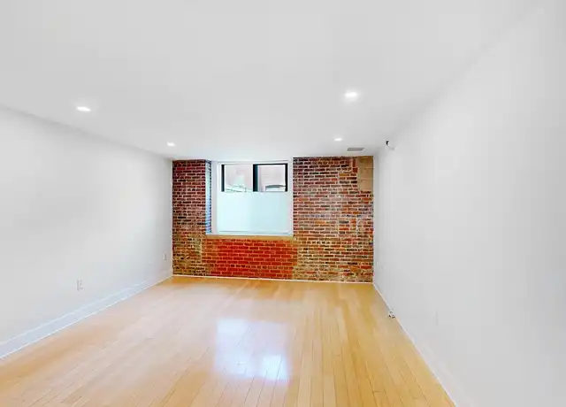 Property at 42 8th St, Charlestown, MA, 02129, 1 bed, 1 bath, [object Object]