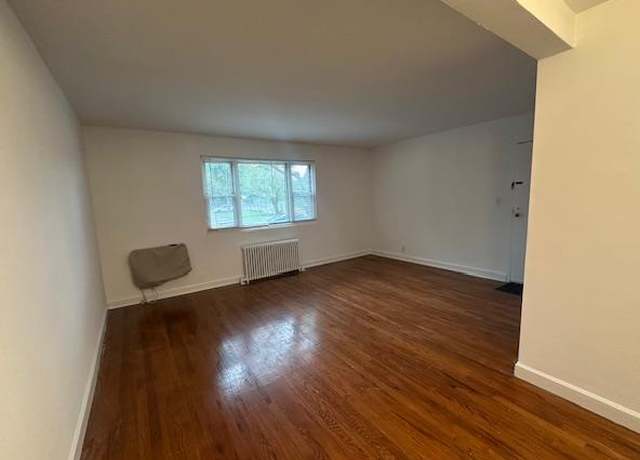 Photo of 973 Fenwood Dr Apt 2, Valley Stream, NY 11580
