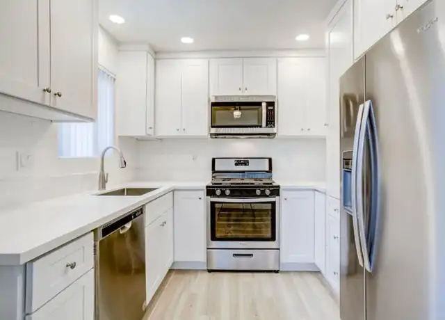Property at 1105 E 3rd Ave Unit B, Escondido, CA, 92025, 2 beds, 1 bath, [object Object]