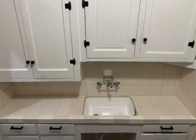Property at 2600 San Pedro St Unit 203, Los Angeles, CA, 90011, 2 beds, 1 bath, [object Object]