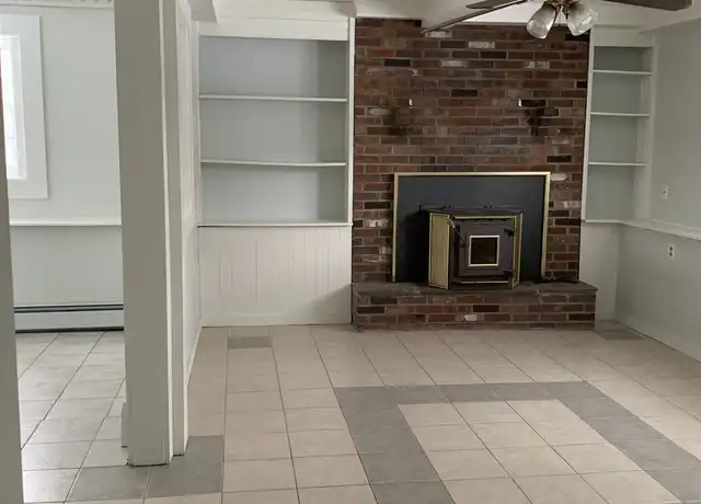 Property at 67 E Creek Cir Unit In Law Apartment, Guilford, CT, 06437, 2 beds, 1 bath, [object Object]