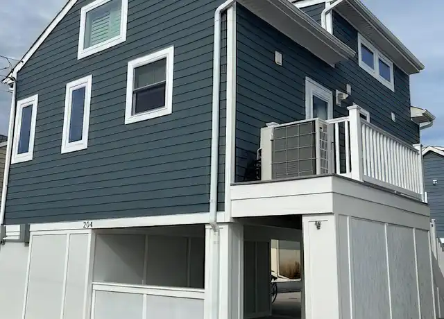 Property at 204 Gull Ln, Lavallette, NJ, 08735, 2 beds, 1 bath, [object Object]