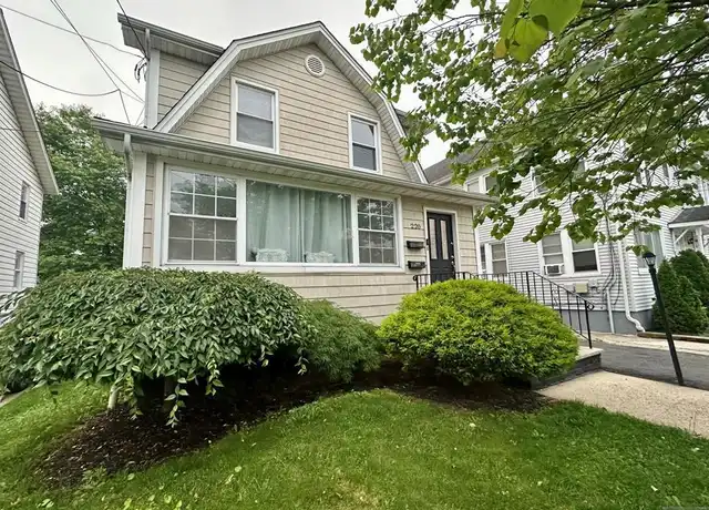 Property at 220 Irving Pl Unit 2, Lyndhurst, NJ, 07071, 2 beds, 1 bath, [object Object]