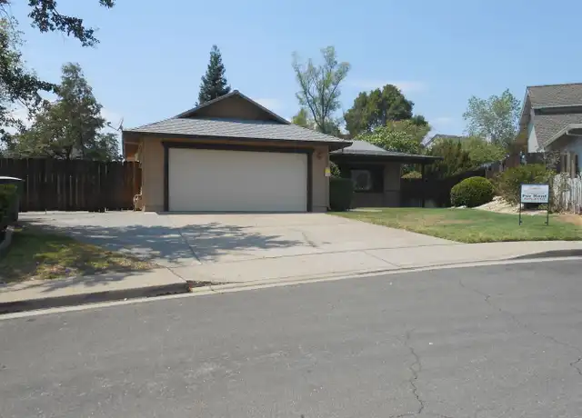 Property at 958 Bahama Ct, Redding, CA, 96003, 3 beds, 2 baths, [object Object]