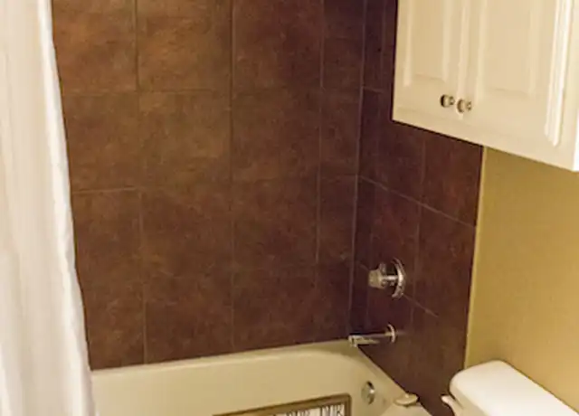 Property at 914 Hillside Ln, Flower Mound, TX, 75028, 3 beds, 2 baths, [object Object]
