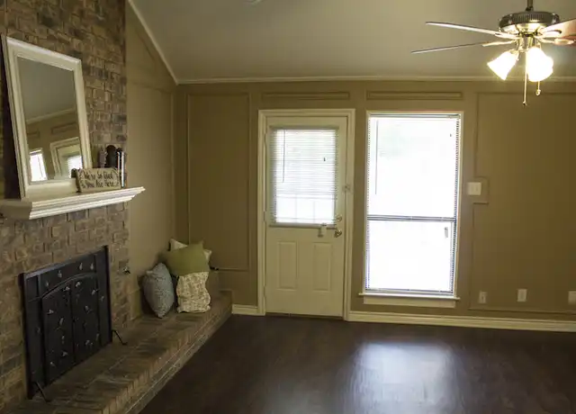 Property at 914 Hillside Ln, Flower Mound, TX, 75028, 3 beds, 2 baths, [object Object]