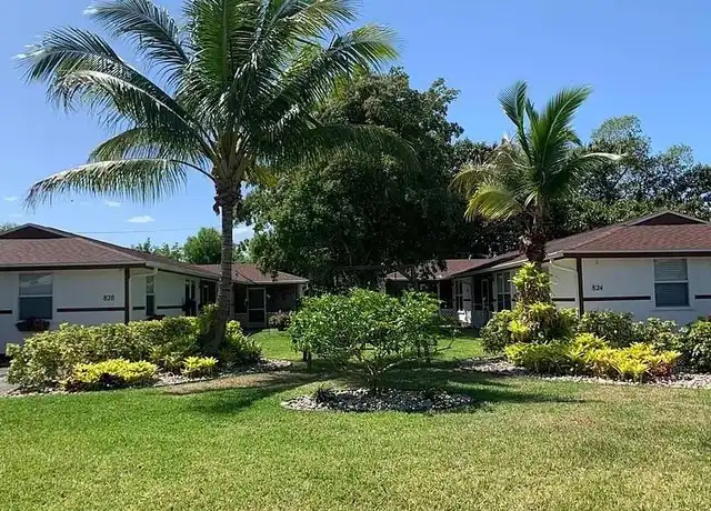 Property at 828 96th Ave N, Naples, FL, 34108, 2 beds, 1 bath, [object Object]