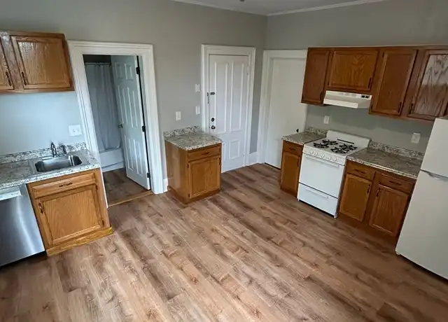 Property at 37 Railroad Ave Apt 4, Beverly, MA, 01915, 1 bed, 1 bath, [object Object]