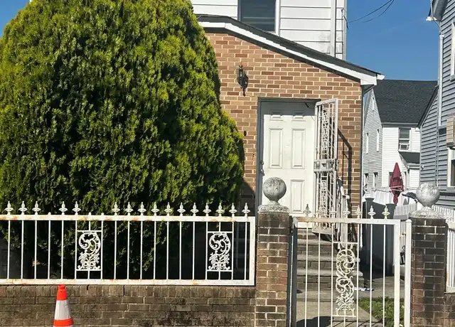 Property at 114-34 208th St Unit 1, Jamaica, NY, 11411, 3 beds, 1 bath, [object Object]