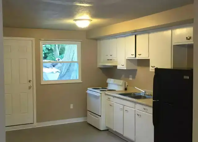 Property at 1829 Miami Ave, Fairborn, OH, 45324, 2 beds, 1 bath, [object Object]