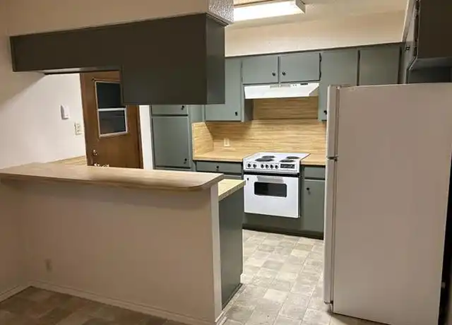 Property at 1300 N Nolan River Rd Unit B, Cleburne, TX, 76033, 2 beds, 1.5 baths, [object Object]