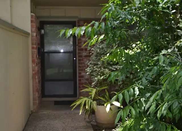 Property at 900 W Village Ln, Austin, TX, 78758, 3 beds, 2.5 baths, [object Object]