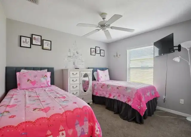 Property at 661 Sandy Ridge Dr, Davenport, FL, 33896, 5 beds, 3 baths, [object Object]