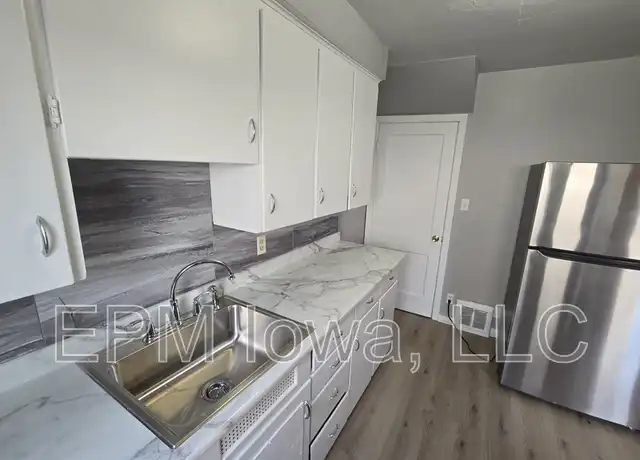 Property at 215 Madison St, Waterloo, IA, 50703, 2 beds, 1 bath, [object Object]