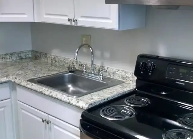 Property at Whitney Manor - 990 Capitol Ave, Hartford, CT, 06106, 1 bed, 1 bath, [object Object]