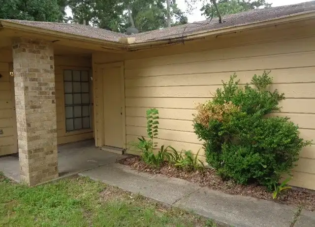 Property at 1616 Hazelwood St Unit B, Conroe, TX, 77301, 2 beds, 2 baths, [object Object]
