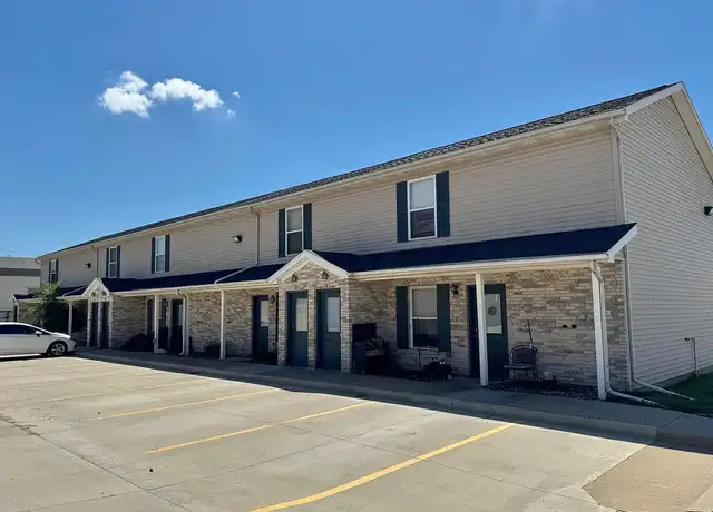 Property at Main & Veterans Crossing - 1 Toms Dr, Bloomington, IL, 61701, 1 bed, 1 bath, [object Object]
