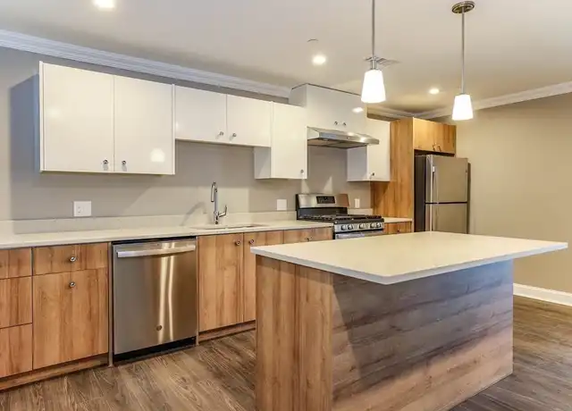 Property at 918 Providence Hwy Unit 407, Dedham, MA, 02026, 1 bed, 1 bath, [object Object]