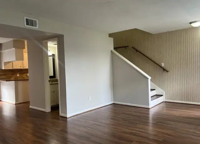 Property at 1403 Blalock Rd #10, Houston, TX, 77055, 2 beds, 1.5 baths, [object Object]