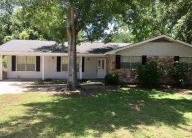 Property at 630 Oak St, Mandeville, LA, 70448, 3 beds, 2 baths, [object Object]