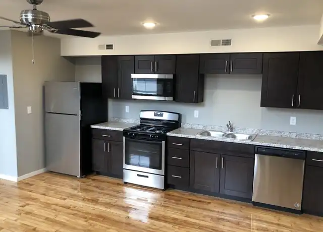 Property at 419 N Brady St, Davenport, IA, 52801, 1 bed, 1 bath, [object Object]