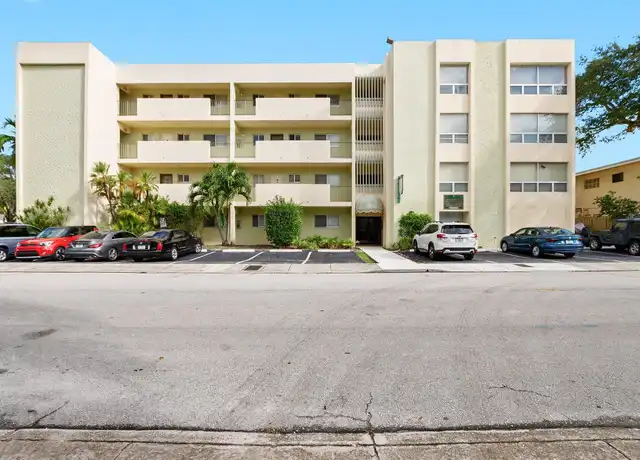 Property at 1201 SE 2nd Ct Unit 211, Fort Lauderdale, FL, 33301, 2 beds, 1.5 baths, [object Object]