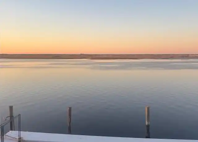 Property at 923 W Park Ave Unit 2, Long Beach, NY, 11561, 2 beds, 1 bath, [object Object]
