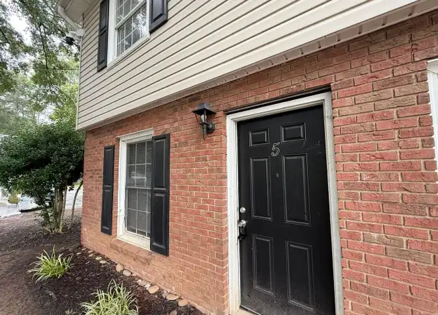Property at 405 17th Ave NE Unit 5, Hickory, NC, 28601, 2 beds, 1.5 baths, [object Object]